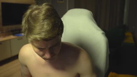 OLIVERpvt is open online show from November 16, 2025, 1:22 am