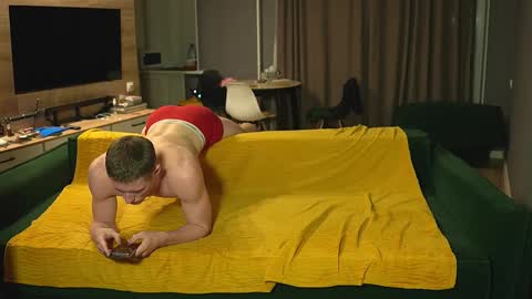 OLIVERpvt is open online show from December 20, 2025, 3:02 am