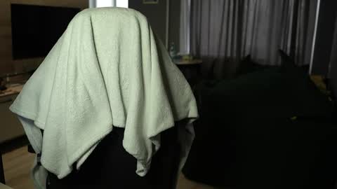 OLIVERpvt is open online show from April 9, 2026, 11:04 am