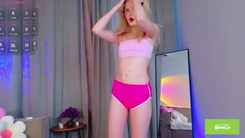 Snapshot of _starshine chatting on November 9, 2025, 3:05 am Lolla online show from November 9, 2025, 3:05 am