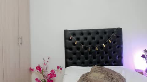 Snapshot of _sussi_ chatting on February 20, 2025, 4:46 pm Sussi online show from February 20, 2025, 4:46 pm