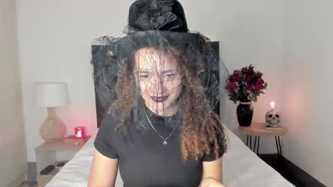 Snapshot of _sussi_ chatting on October 17, 2025, 2:41 pm Sussi online show from October 17, 2025, 2:41 pm