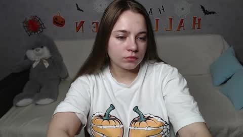 Lana online show from October 28, 2025, 8:29 am