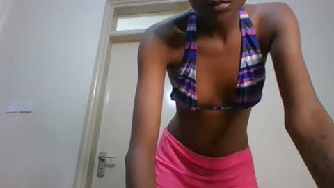 _sweetebony_r online show from May 20, 2026, 11:38 am