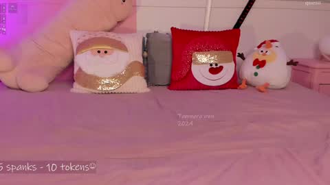 _tammarra_ online show from December 17, 2024, 10:32 pm