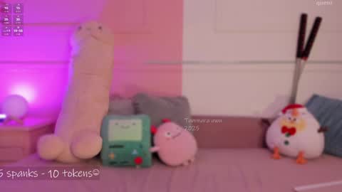 _tammarra_ online show from January 14, 2025, 8:48 pm