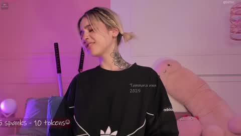 _tammarra_ online show from January 18, 2025, 5:26 pm