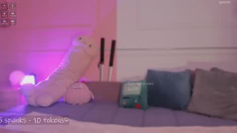 _tammarra_ online show from March 6, 2025, 7:43 pm