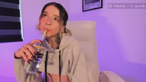 _tammarra_ online show from February 24, 2026, 9:24 pm