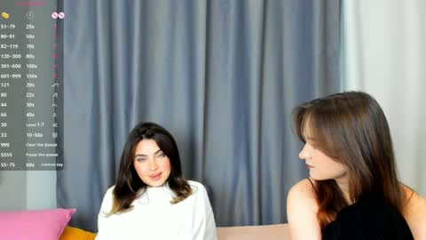 Snapshot of _teona_ann_for_you_ chatting on December 4, 2024, 6:33 am Teona and Annred hair online show from December 4, 2024, 6:33 am