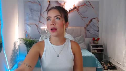 _tiffany1 online show from September 9, 2025, 8:08 pm