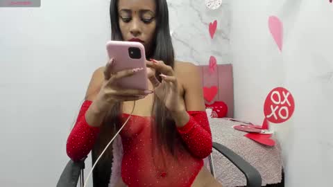 Snapshot of _tinny_hot chatting on February 12, 2025, 2:43 pm tinny online show from February 12, 2025, 2:43 pm