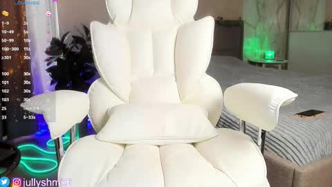 Julia online show from February 26, 2026, 4:55 am