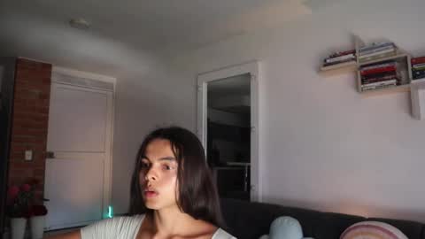 Anastasia Vahos online show from March 19, 2026, 5:17 pm