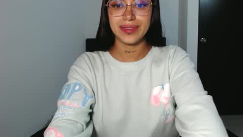 Snapshot of _valentinax_ chatting on February 4, 2026, 11:27 am Vale online show from February 4, 2026, 11:27 am