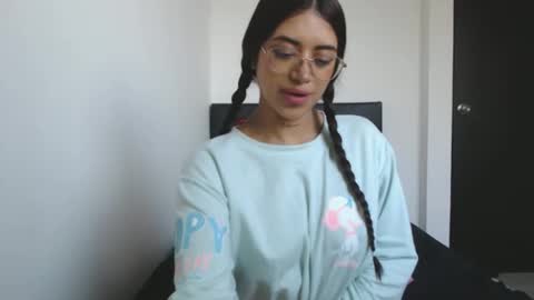 Snapshot of _valentinax_ chatting on February 26, 2026, 11:53 am Vale online show from February 26, 2026, 11:53 am