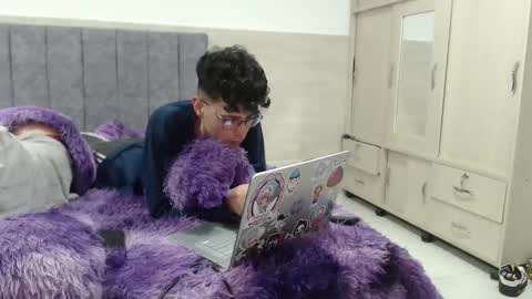 _vanie online show from November 15, 2025, 6:15 pm