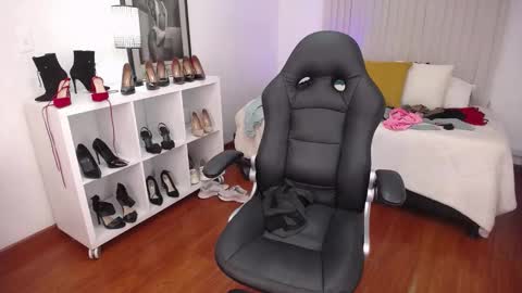 Snapshot of _victoria_collins chatting on December 17, 2024, 3:49 pm Sol online show from December 17, 2024, 3:49 pm