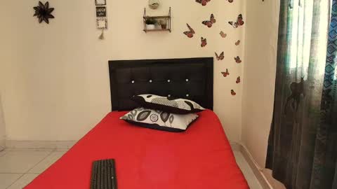 _victoriia_971 online show from March 6, 2025, 12:09 pm