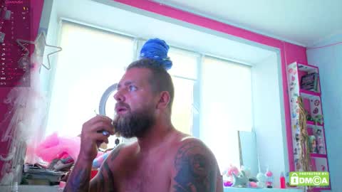 Snapshot of _wayan_ chatting on October 14, 2025, 10:27 am Wayan online show from October 14, 2025, 10:27 am