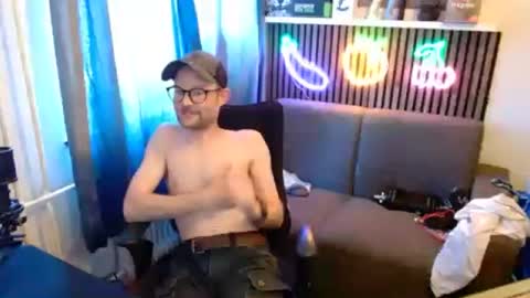 Snapshot of _whoisthatguy_ chatting on June 20, 2026, 2:09 pm _whoisthatguy_ online show from June 20, 2026, 2:09 pm