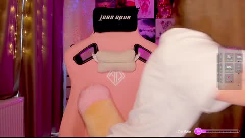 Snapshot of _witch__ chatting on January 14, 2025, 8:31 am Enni online show from January 14, 2025, 8:31 am