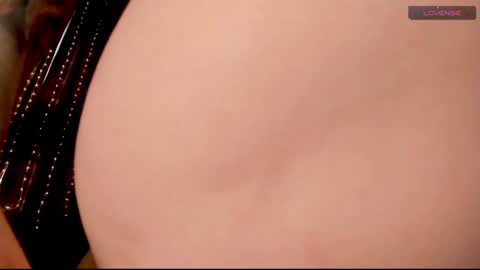 Snapshot of _witch__ chatting on February 8, 2025, 1:44 pm Enni online show from February 8, 2025, 1:44 pm