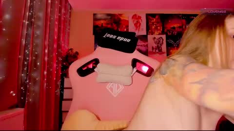 Snapshot of _witch__ chatting on February 18, 2025, 7:32 am Enni online show from February 18, 2025, 7:32 am