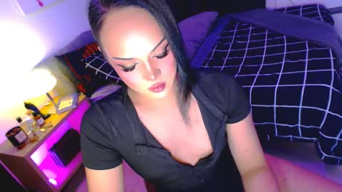 Sofie online show from July 28, 2026, 4:05 pm