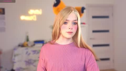 LITTLE FOX online show from October 12, 2025, 2:27 pm