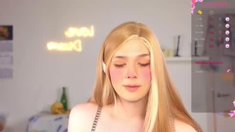 LITTLE FOX online show from October 25, 2025, 1:40 pm