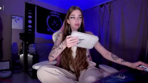 Roxy online show from September 8, 2025, 5:12 pm