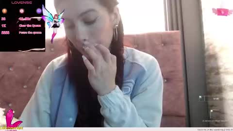 Yuyi online show from November 28, 2025, 5:26 pm