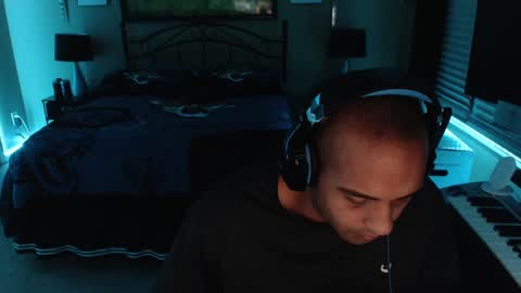 a4orce online show from December 25, 2024, 4:01 am