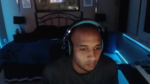 a4orce online show from April 16, 2026, 2:01 am