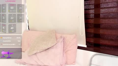 Alexandra  online show from February 7, 2025, 1:01 pm