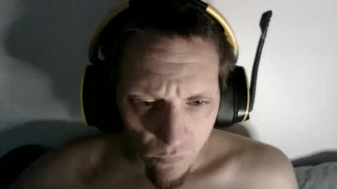 Snapshot of a_bored_dragon chatting on November 2, 2025, 10:45 pm A Bored Dragon online show from November 2, 2025, 10:45 pm