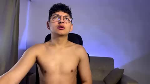 a_lejandro08 online show from July 18, 2026, 11:25 am
