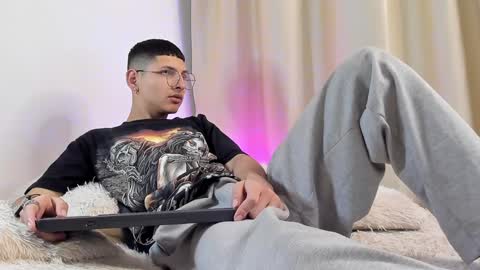 alejo online show from December 17, 2024, 11:16 pm