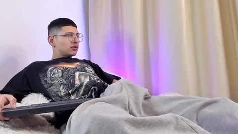 alejo online show from December 18, 2024, 3:15 am