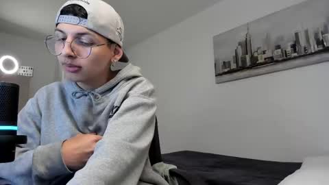 alejo online show from March 11, 2025, 12:06 pm