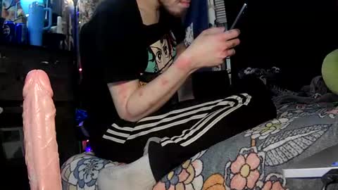 Chris online show from November 18, 2025, 1:44 am