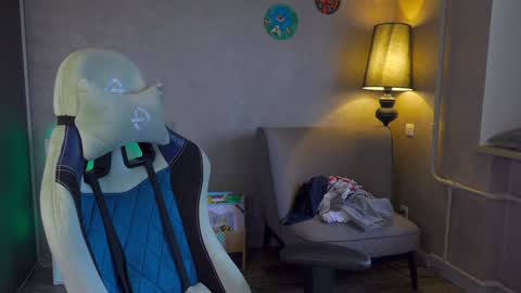 Alex online show from February 6, 2025, 7:13 am