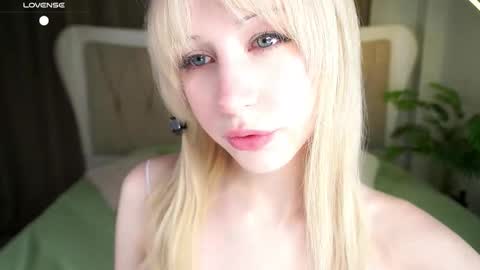 Snapshot of aameow chatting on January 5, 2026, 5:27 pm Amy online show from January 5, 2026, 5:27 pm