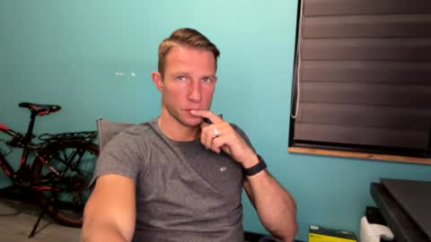 aann69 online show from June 17, 2026, 8:43 pm