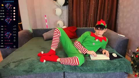 Snapshot of aaron_bang chatting on December 24, 2024, 11:11 pm Aaron Bang online show from December 24, 2024, 11:11 pm