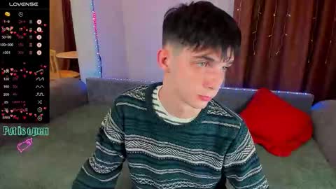 Snapshot of aaron_bang chatting on October 27, 2025, 12:26 am Aaron Bang online show from October 27, 2025, 12:26 am