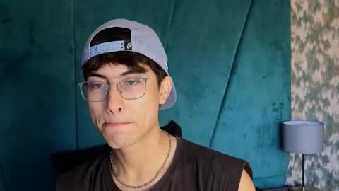 Aaron Ezequiel online show from November 2, 2025, 9:39 pm