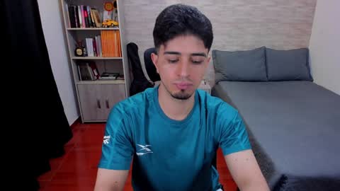 Aaron online show from December 6, 2024, 7:34 pm