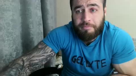 Snapshot of aaron_royal chatting on April 29, 2026, 5:30 pm Davin tayl online show from April 29, 2026, 5:30 pm